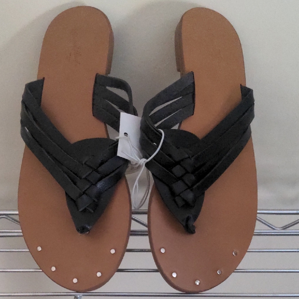 Universal Thread Black and Brown Sandals with Woven Straps